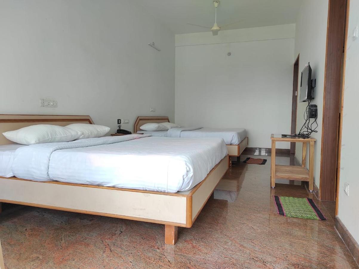 Sabari Residency Hotel Valparai Exterior photo