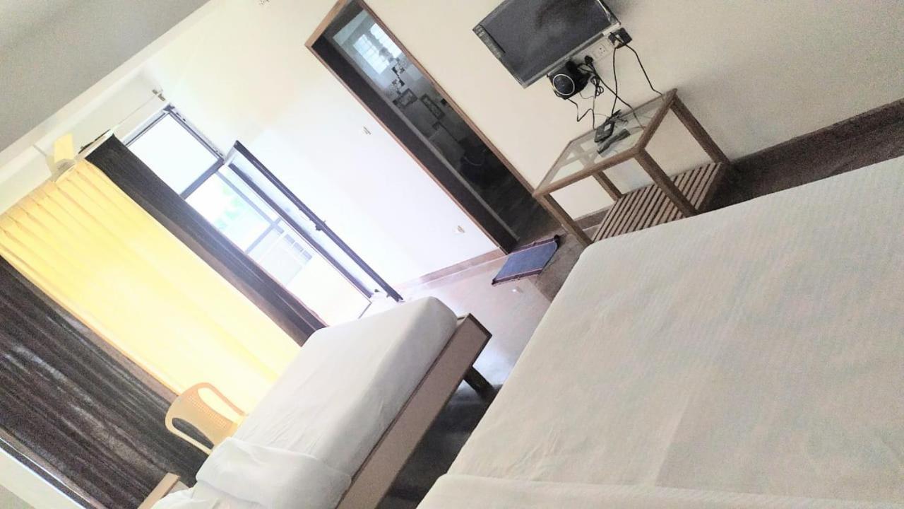 Sabari Residency Hotel Valparai Exterior photo
